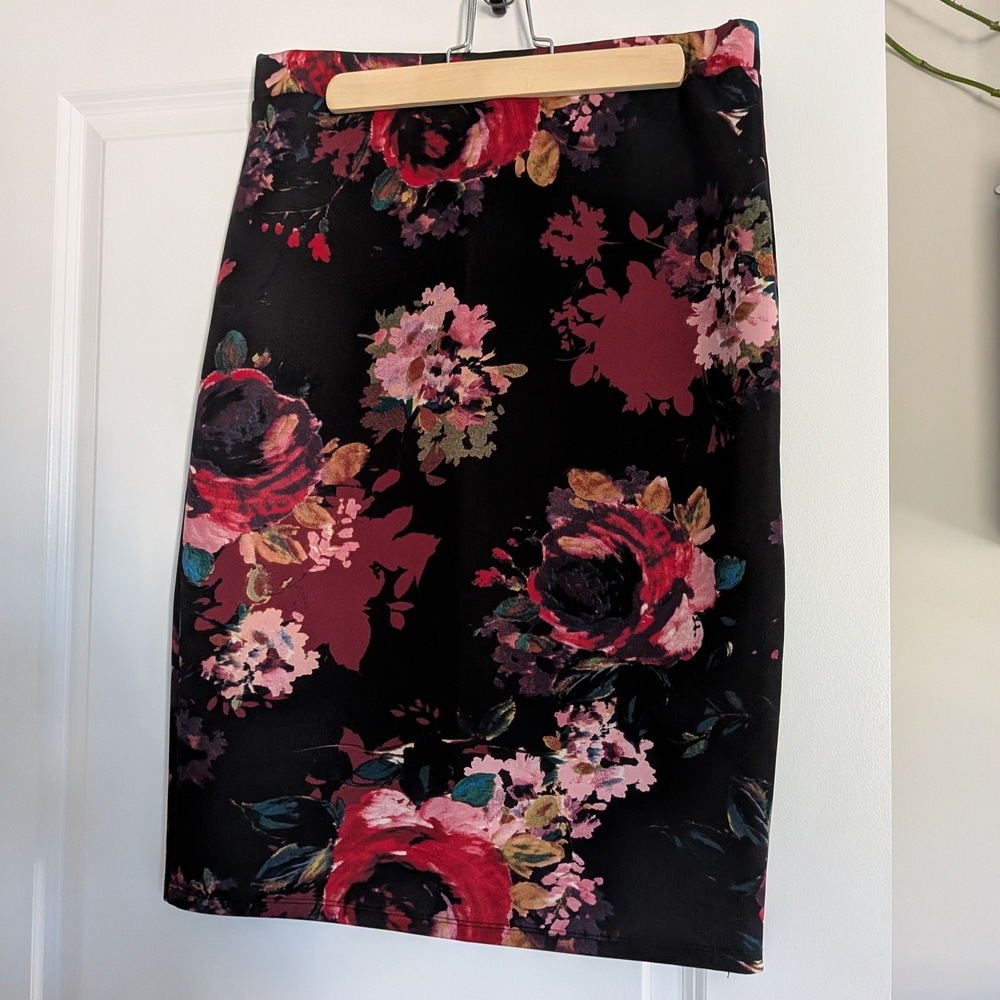 Melissa Paige Black and Red Floral Pencil Skirt